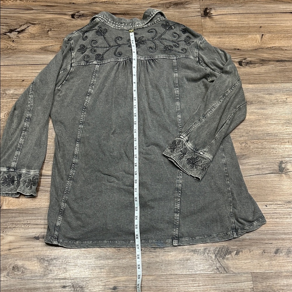 Parsley & Sage Charcoal Button-Up Shirt - Picture 12 of 14